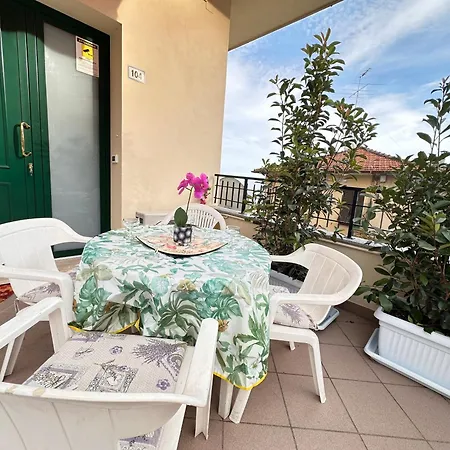 Mare E Relax - Affittasi Luna Home, Con Parcheggio Riservato E Aria Condizionata A Poca Distanza Dal Mare Apartament San Remo