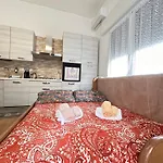 Mare E Relax - Affittasi Luna Home, Con Parcheggio Riservato E Aria Condizionata A Poca Distanza Dal Mare Sanremo