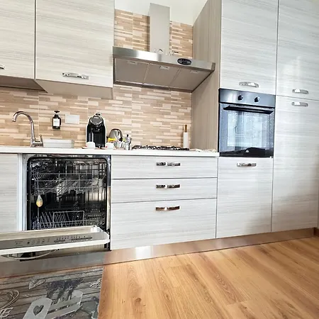 Mare E Relax - Affittasi Luna Home, Con Parcheggio Riservato E Aria Condizionata A Poca Distanza Dal Mare * Sanremo